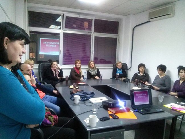 Milena Aćimović vodi radionicu